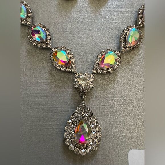 NEW Iridescent Necklace and Earring Set by Nicole Miller New York Occasion - Picture 4 of 6